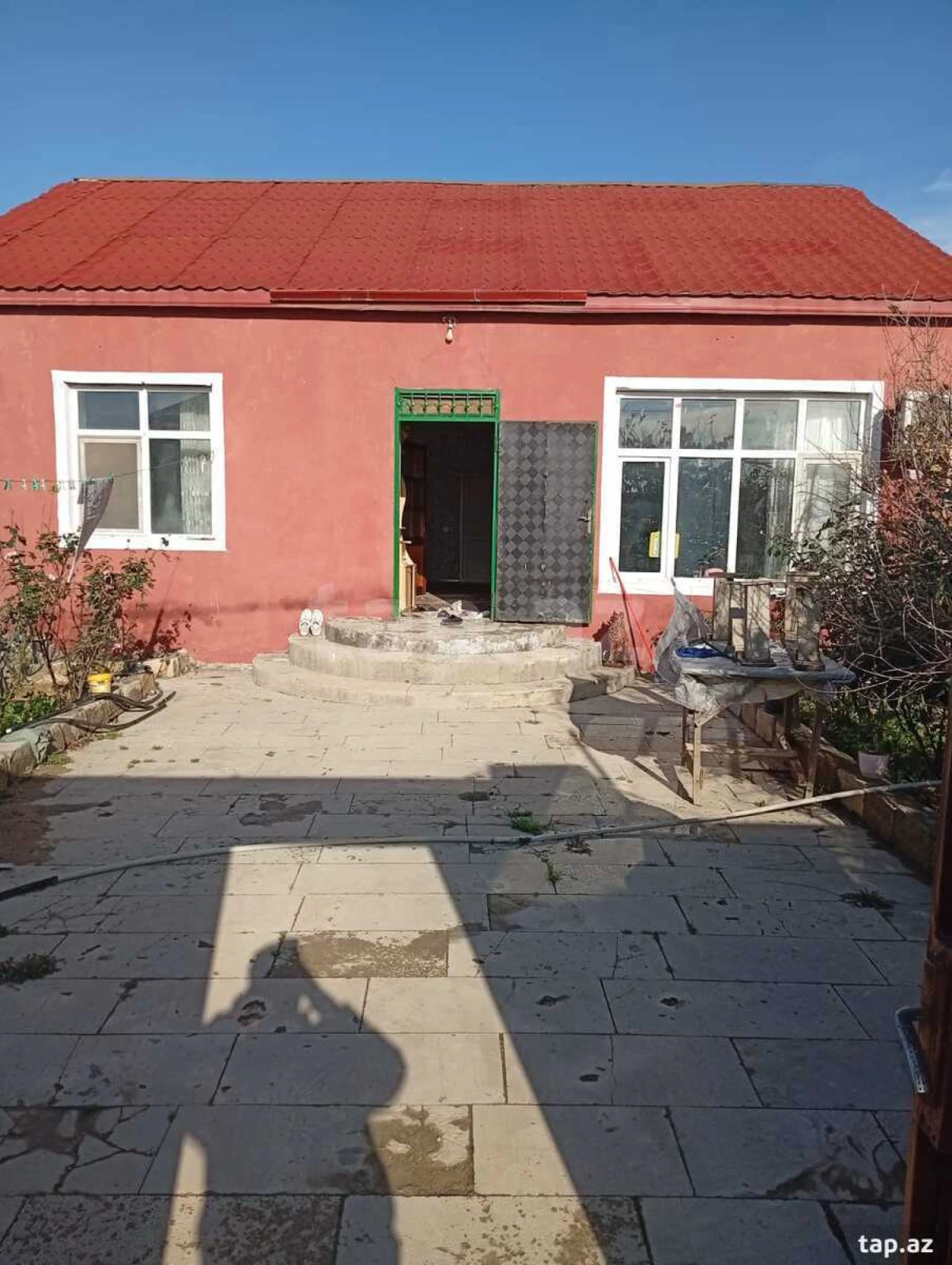 Satılır 4 otaqlı həyət evi