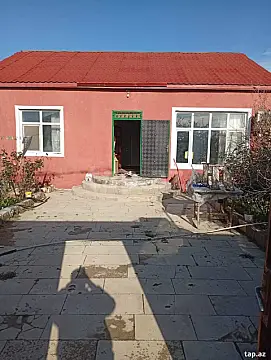 Satılır 4 otaqlı həyət evi
