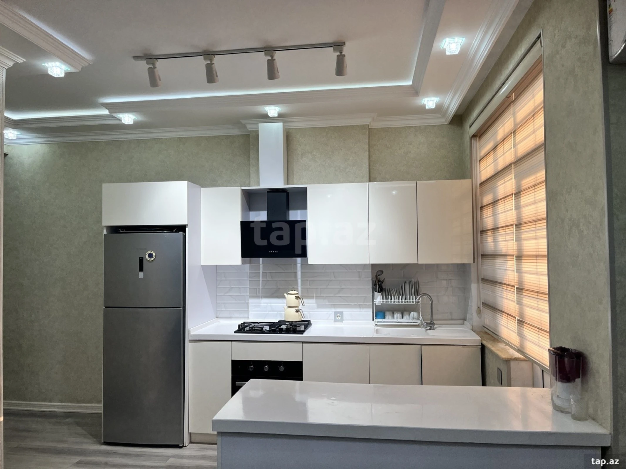 Satılır 3 otaqlı yeni tikili 68.5 m²