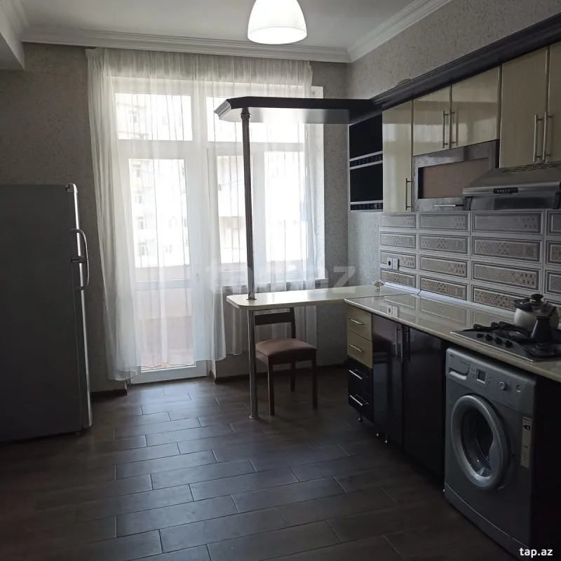 Kirayə verilir 2 otaqlı yeni tikili 79 m²