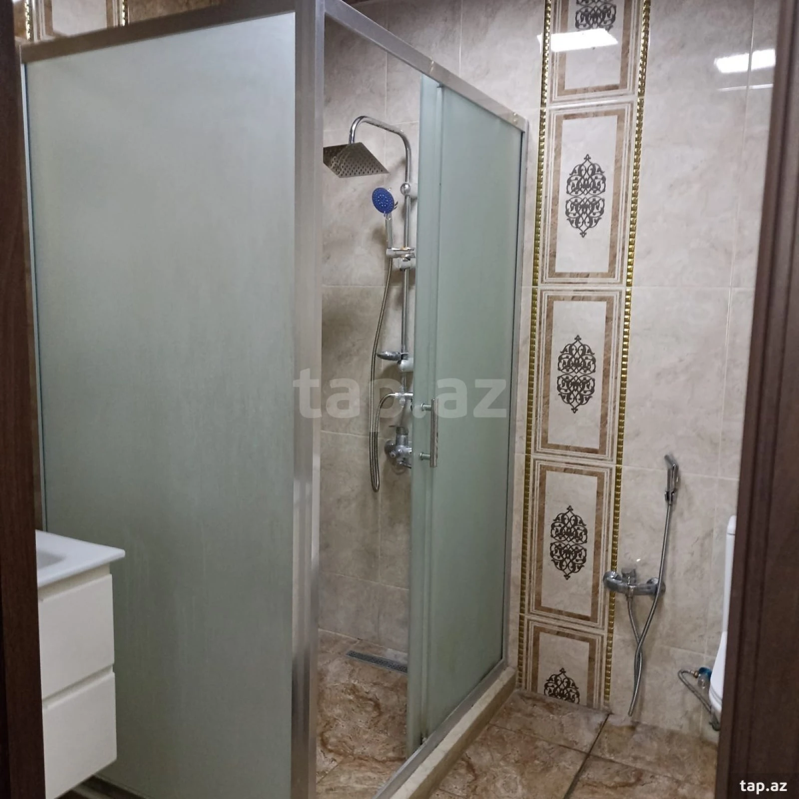 Kirayə verilir 2 otaqlı yeni tikili 79 m²