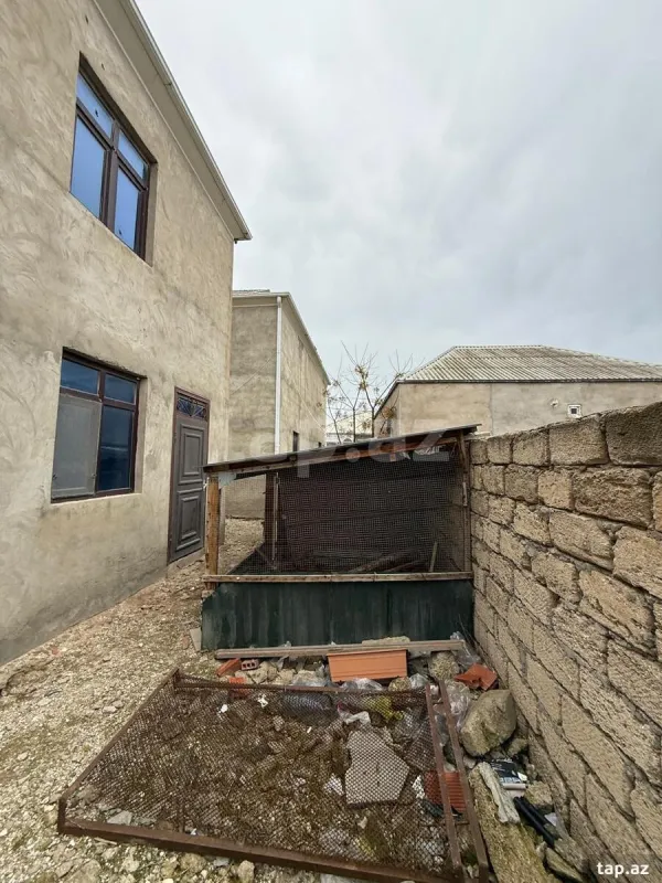 Satılır 5 otaqlı həyət evi