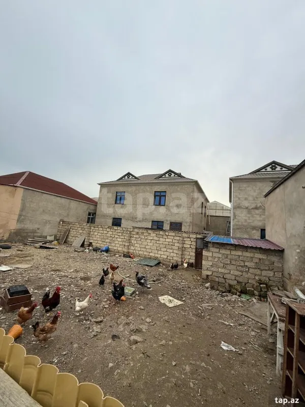 Satılır 5 otaqlı həyət evi