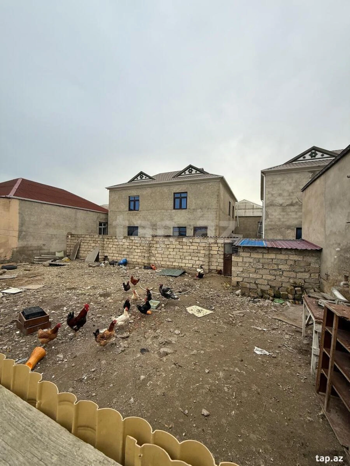 Satılır 5 otaqlı həyət evi