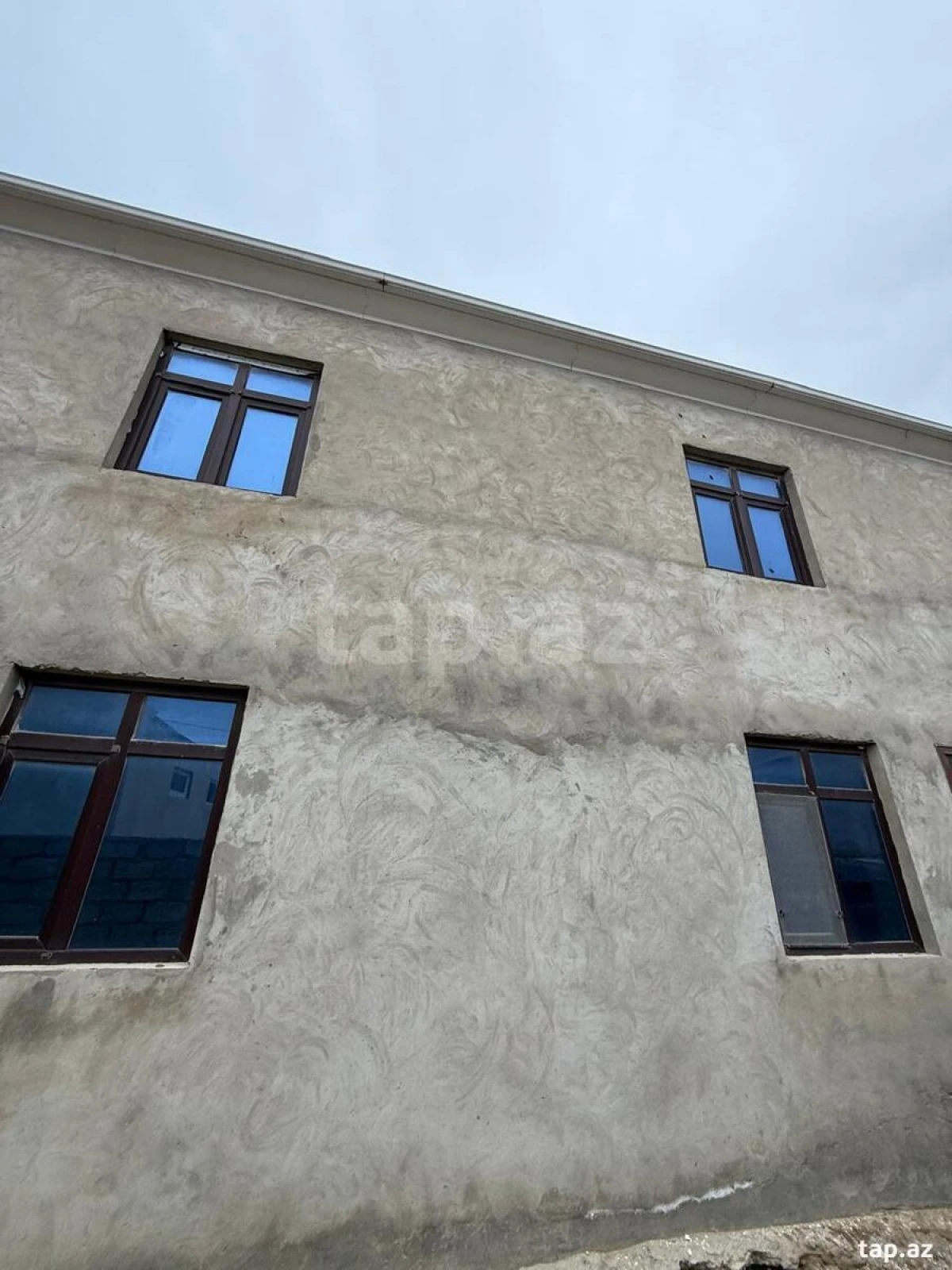 Satılır 5 otaqlı həyət evi