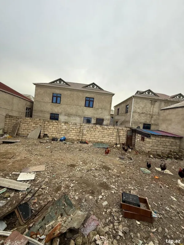 Satılır 5 otaqlı həyət evi