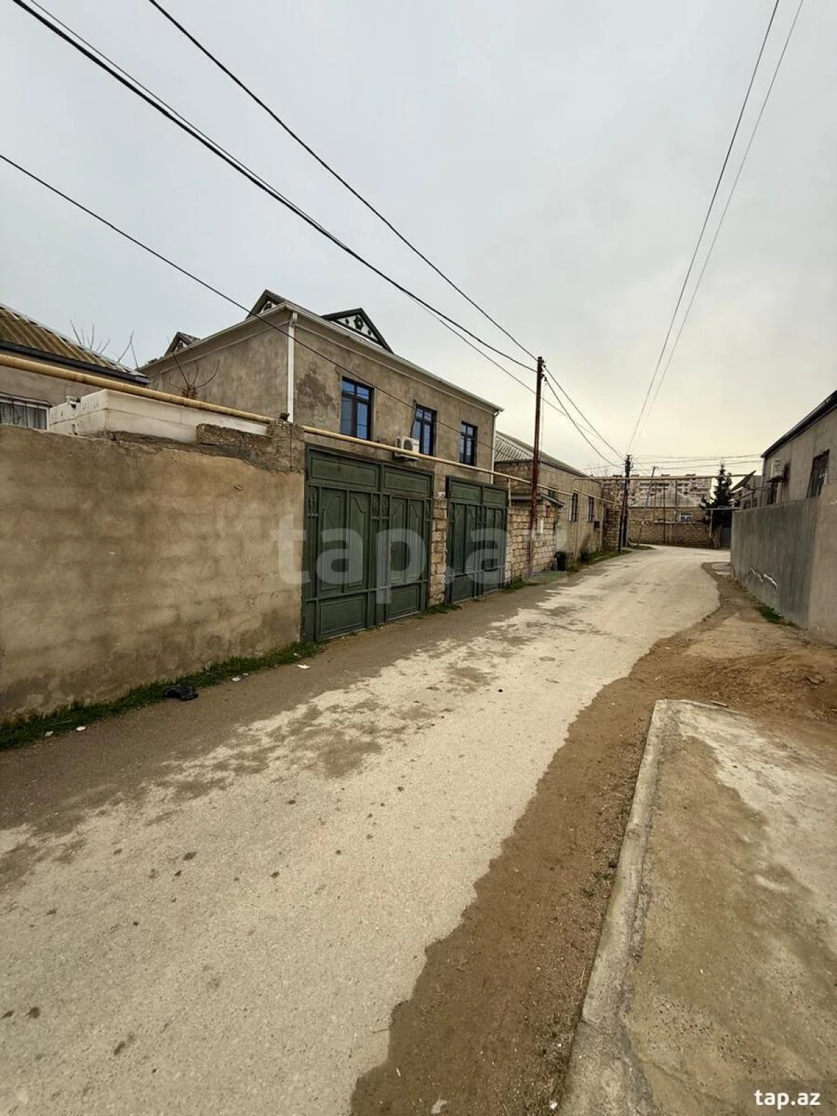 Satılır 5 otaqlı həyət evi