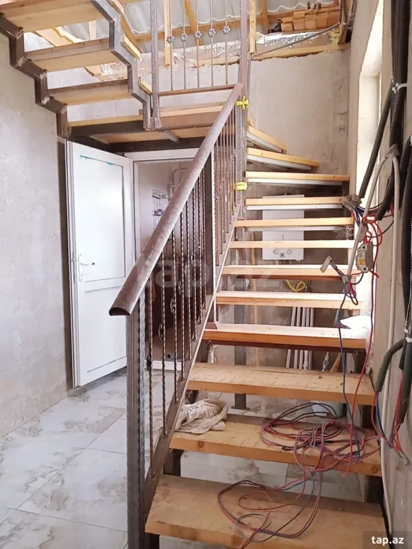 Satılır 4 otaqlı həyət evi