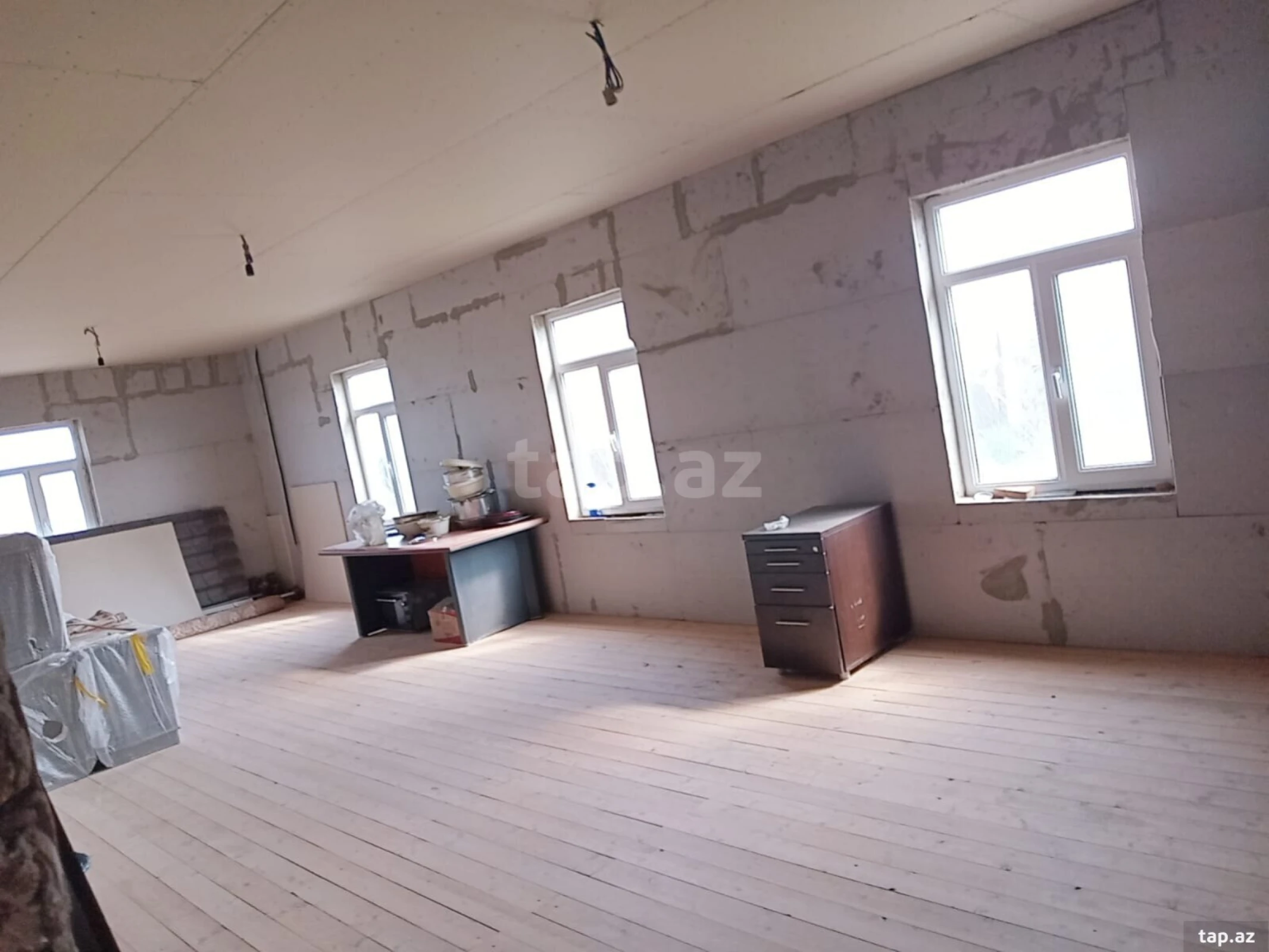 Satılır 4 otaqlı həyət evi