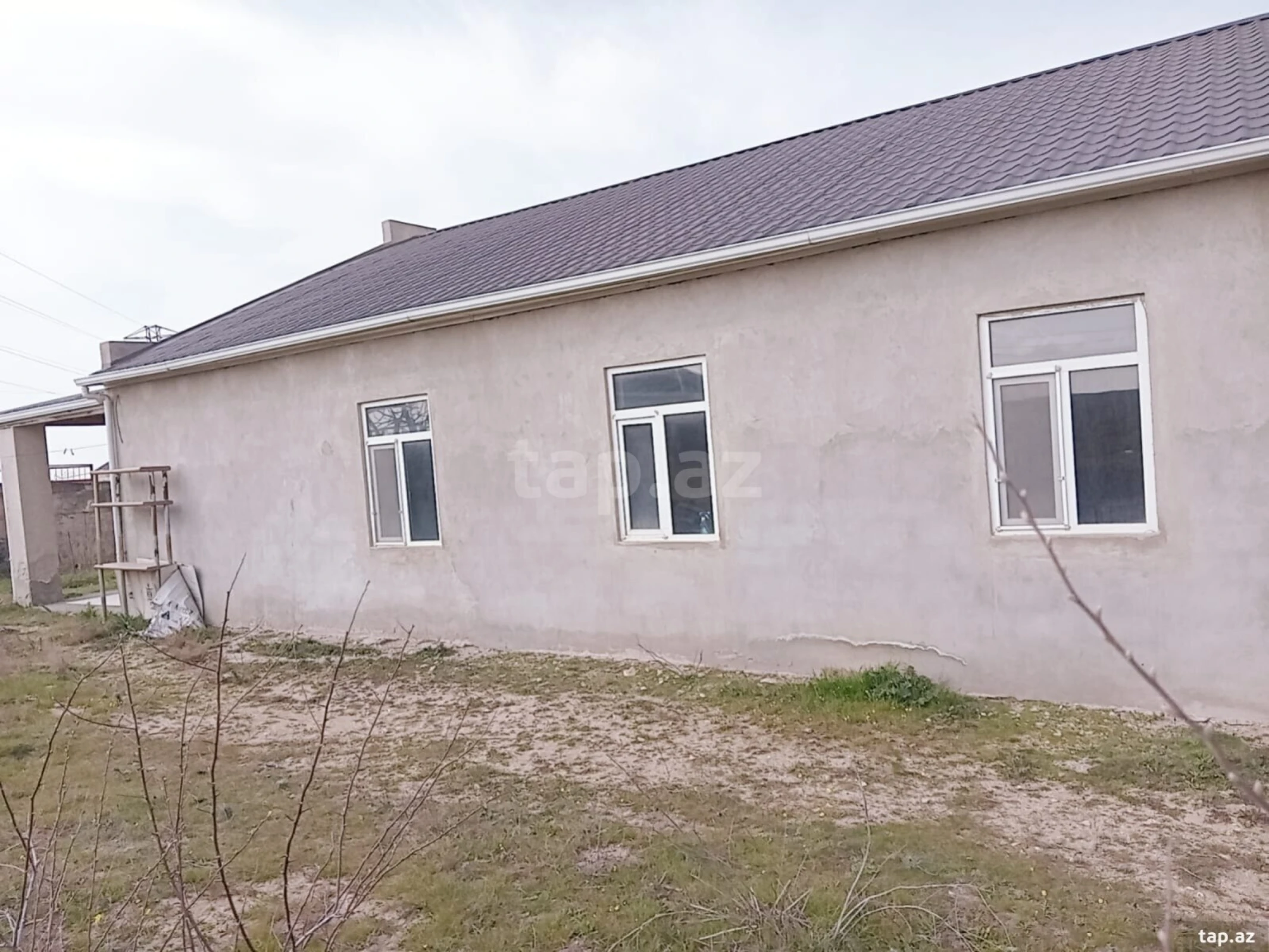 Satılır 4 otaqlı həyət evi