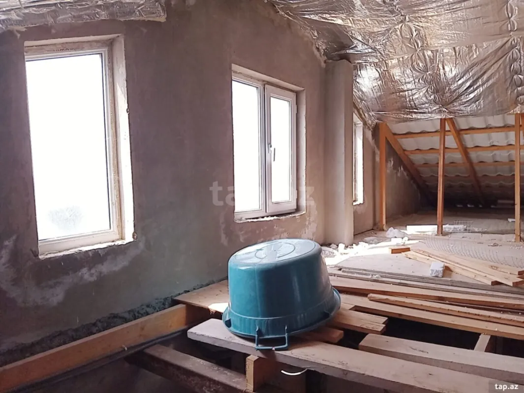 Satılır 4 otaqlı həyət evi