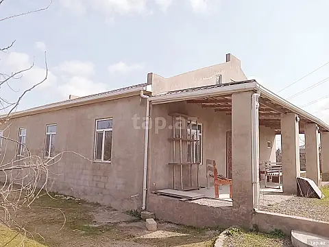 Satılır 4 otaqlı həyət evi