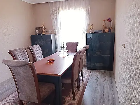 Satılır 4 otaqlı həyət evi