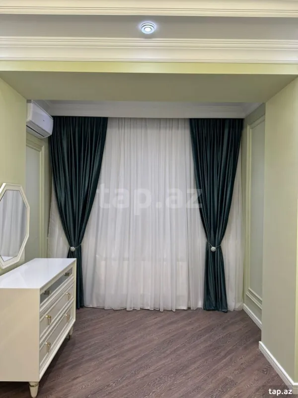 Kirayə verilir 2 otaqlı yeni tikili 90 m²