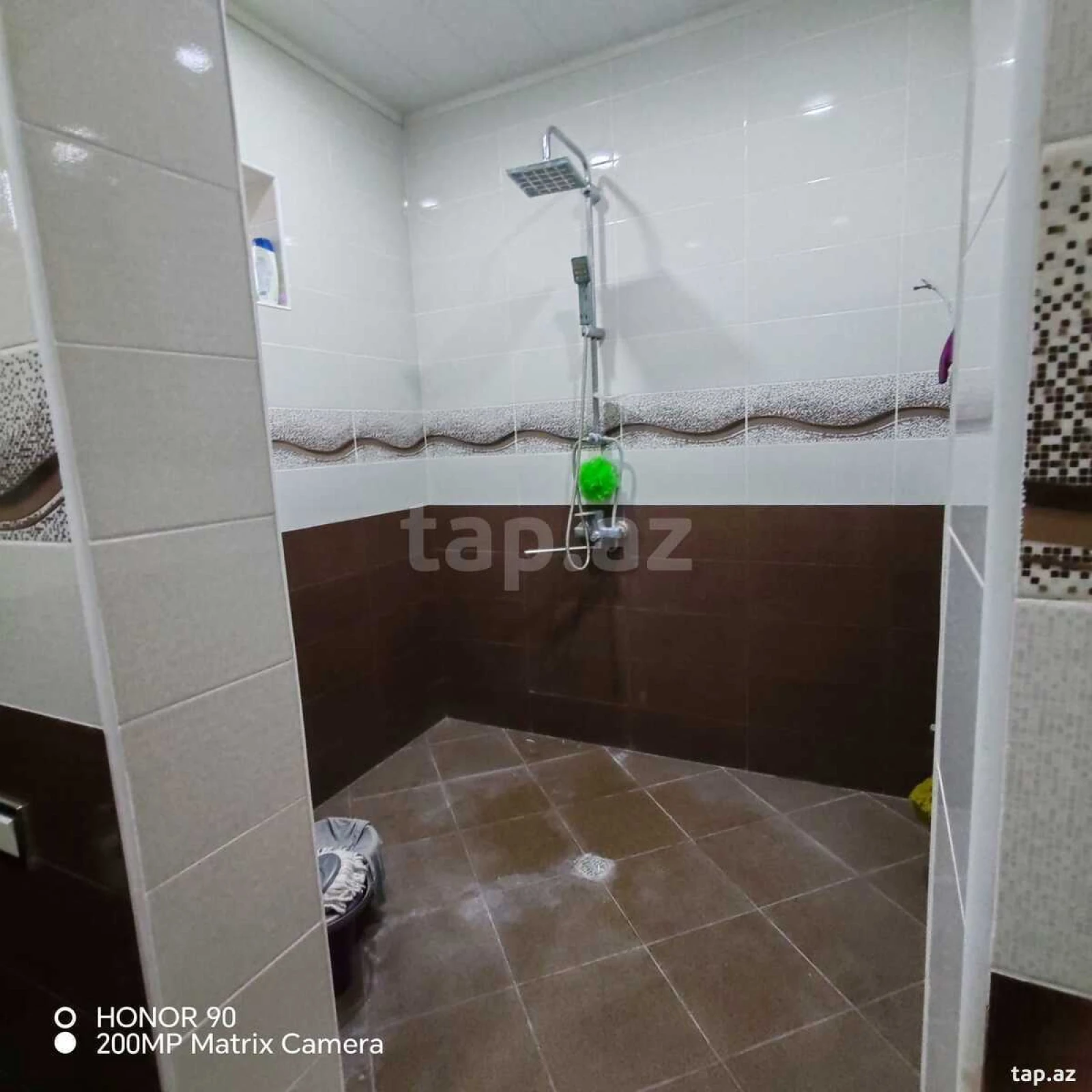 Satılır 5 otaqlı həyət evi