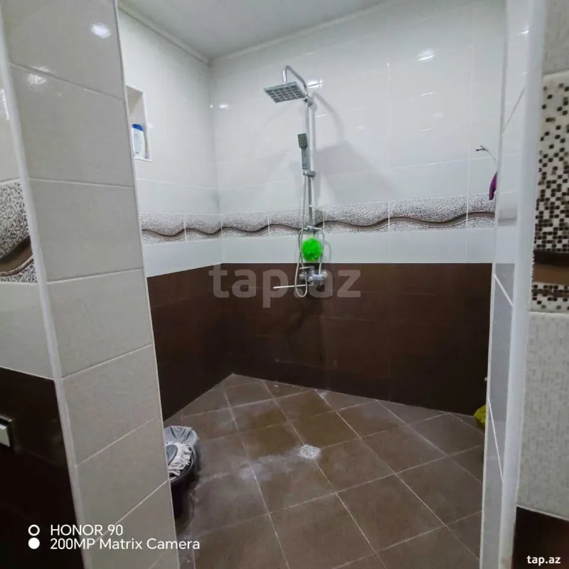 Satılır 5 otaqlı həyət evi