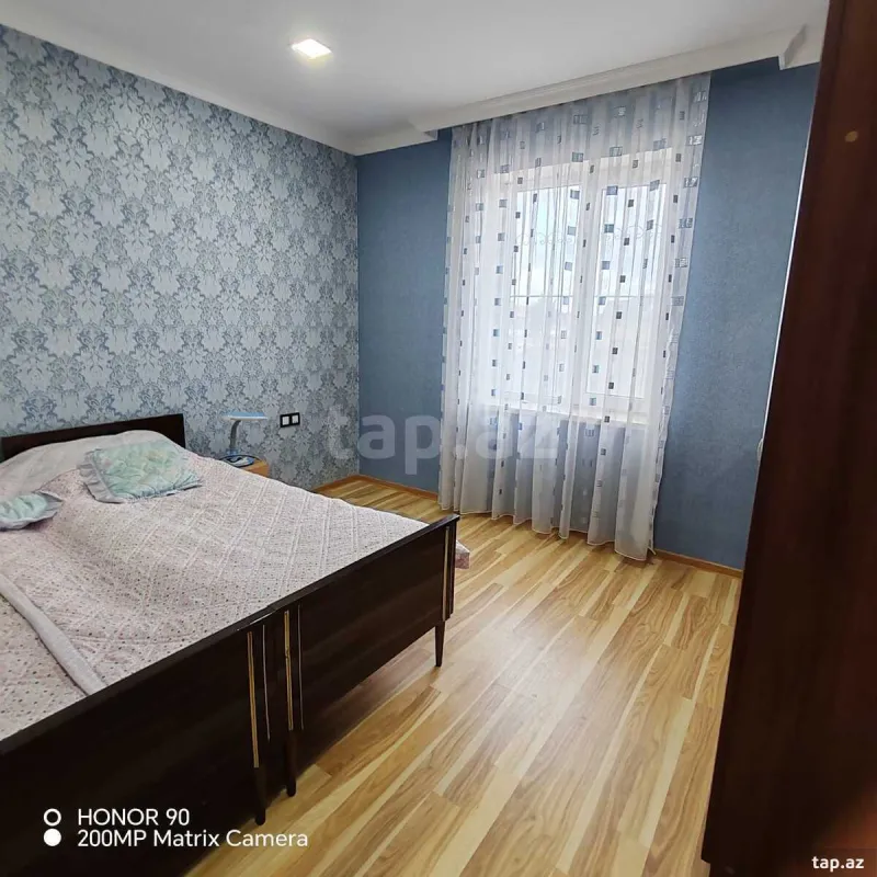 Satılır 5 otaqlı həyət evi