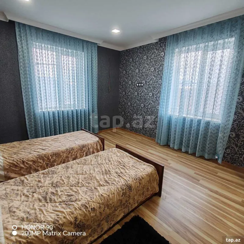 Satılır 5 otaqlı həyət evi