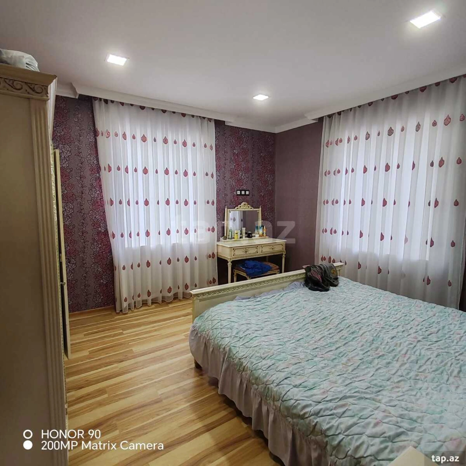 Satılır 5 otaqlı həyət evi