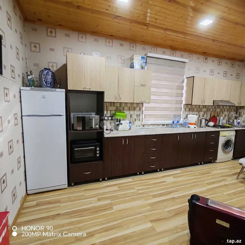 Satılır 5 otaqlı həyət evi