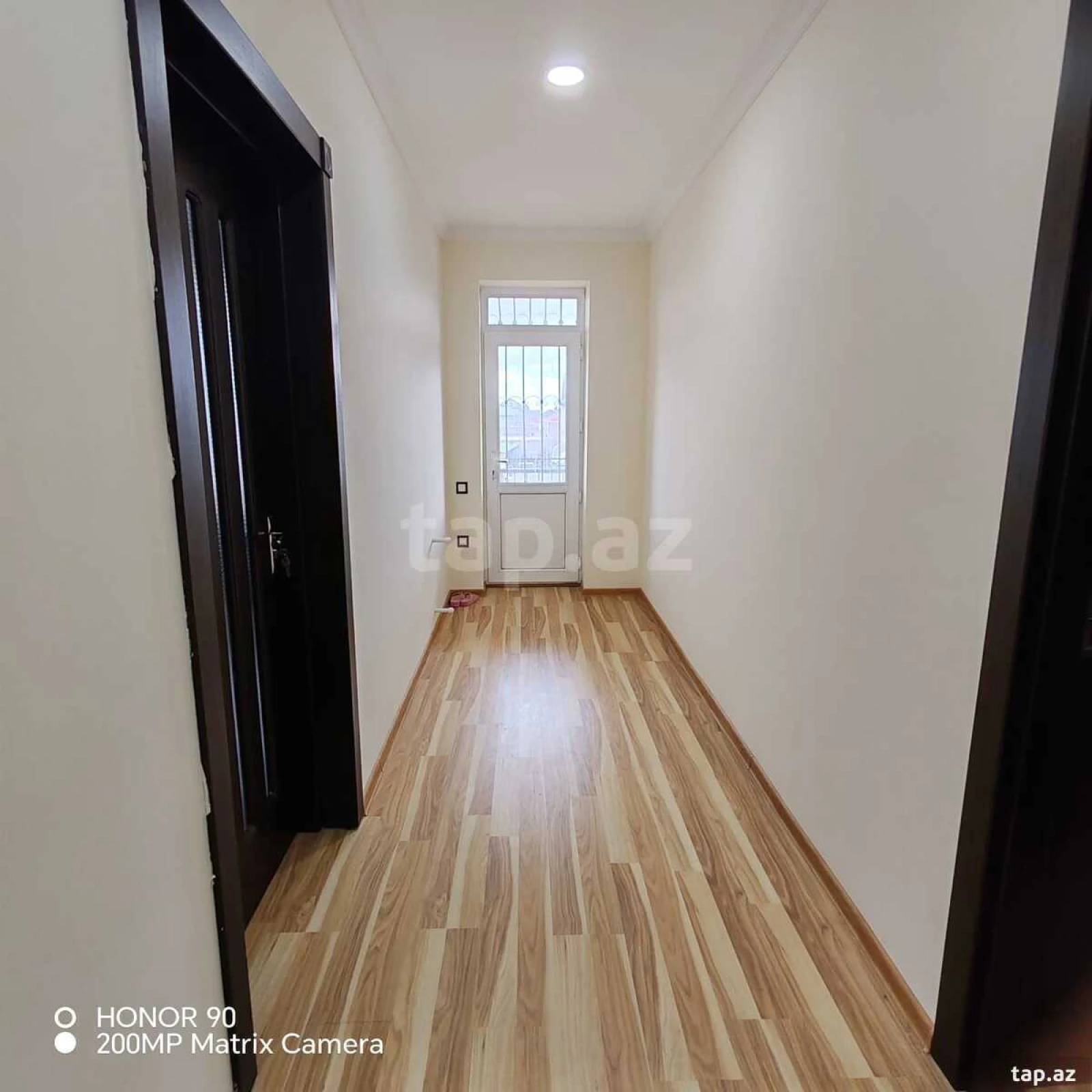 Satılır 5 otaqlı həyət evi