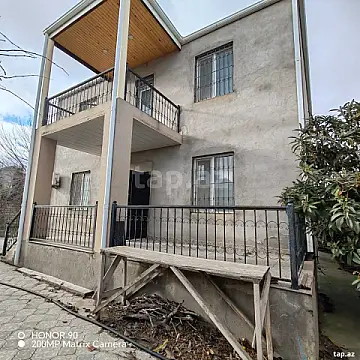 Satılır 5 otaqlı həyət evi