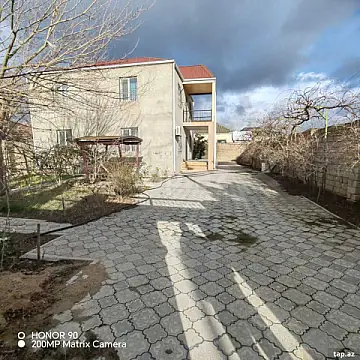 Satılır 5 otaqlı həyət evi