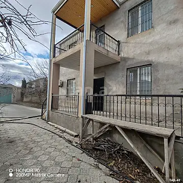 Satılır 5 otaqlı həyət evi