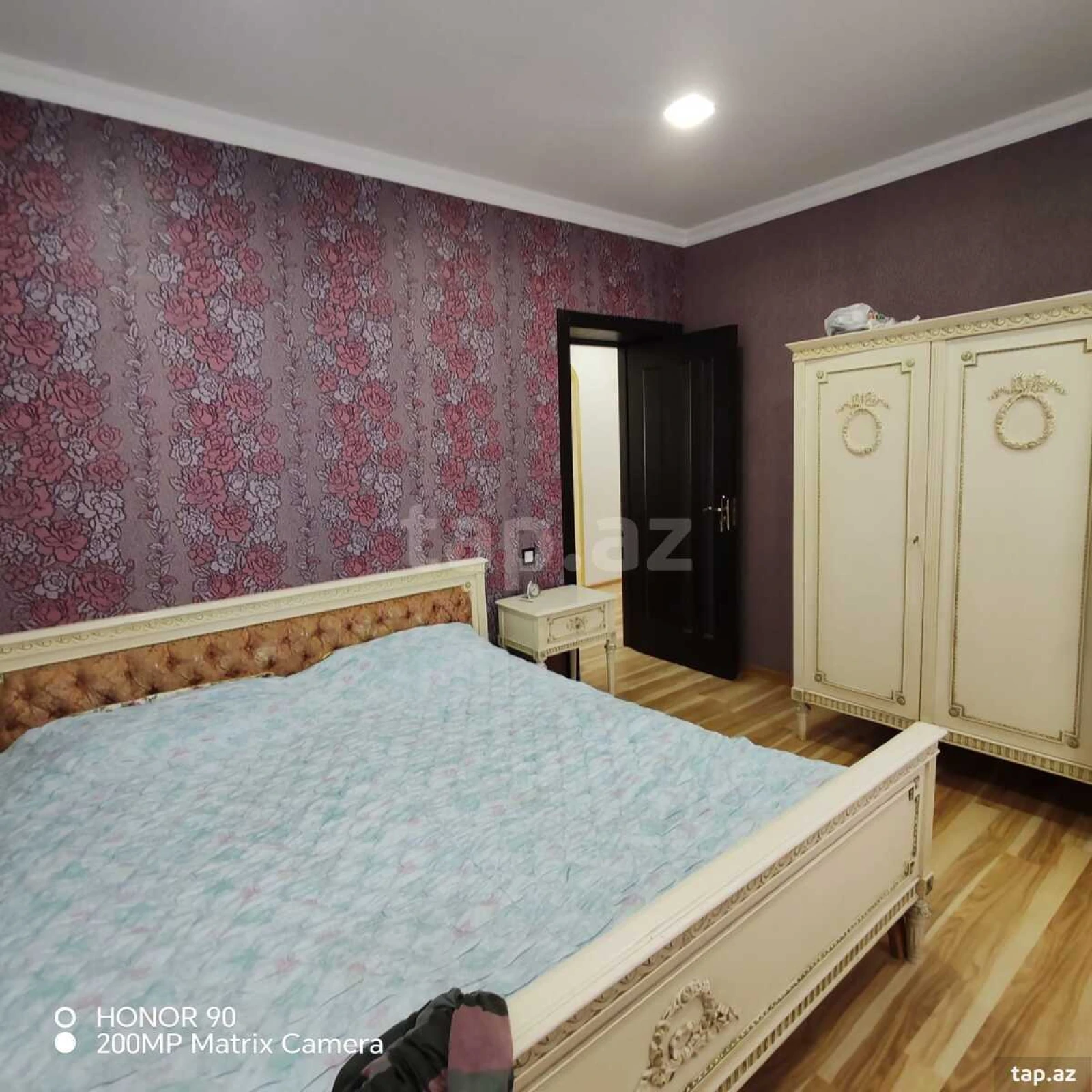 Satılır 5 otaqlı həyət evi