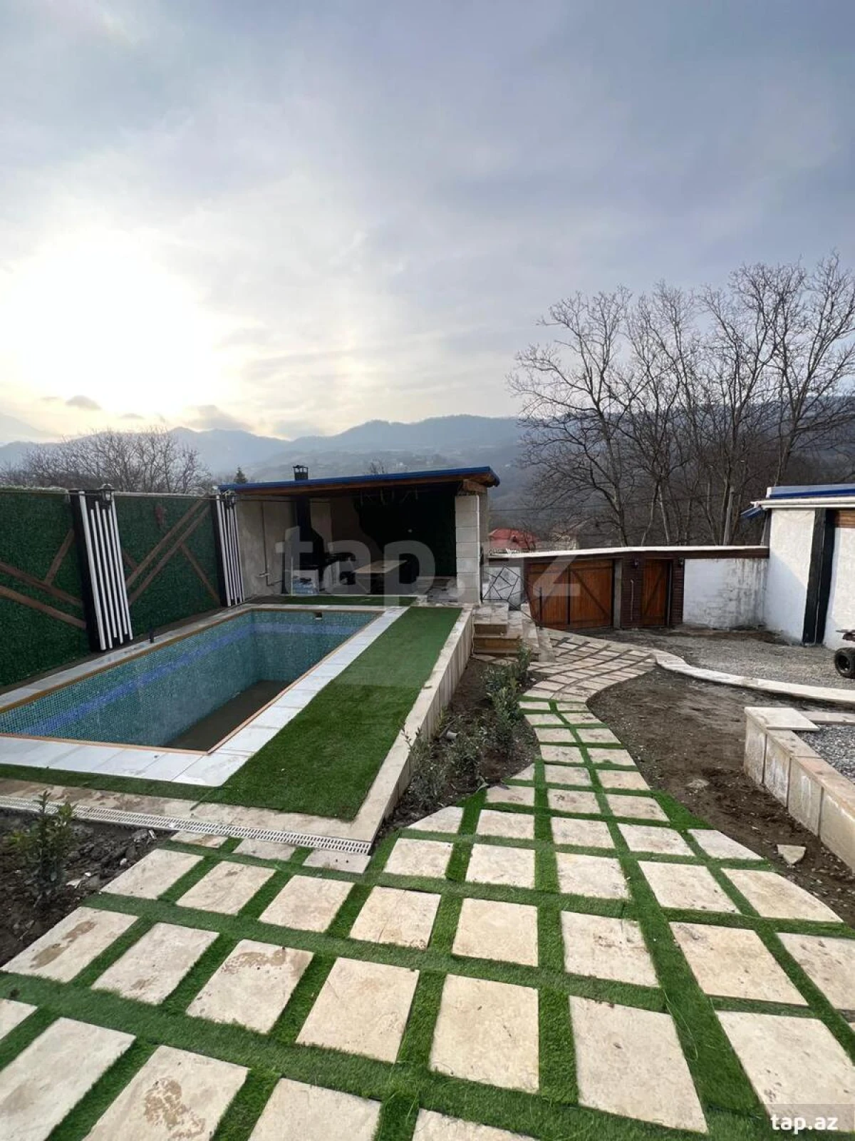 Satılır 3 otaqlı həyət evi