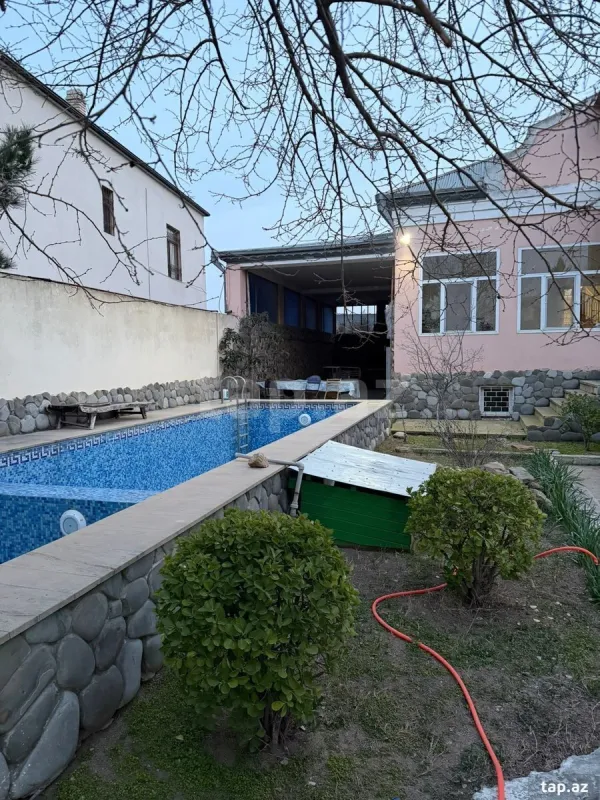Kirayə verilir 4 otaqlı həyət evi 250 m²
