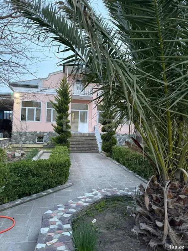 Kirayə verilir 4 otaqlı həyət evi 250 m²