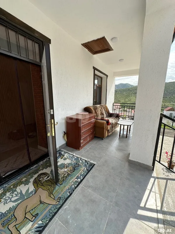 Kirayə verilir 3 otaqlı həyət evi