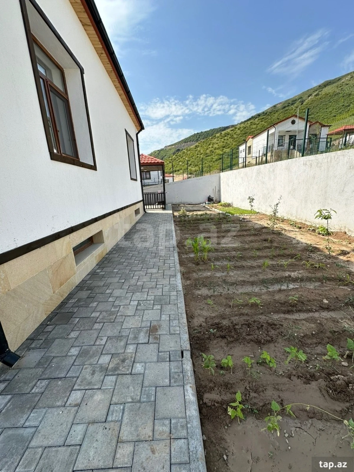 Kirayə verilir 3 otaqlı həyət evi