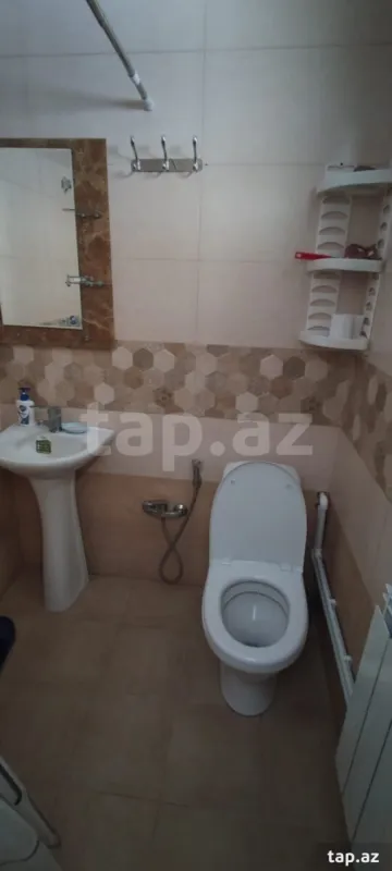 Kirayə verilir 3 otaqlı həyət evi