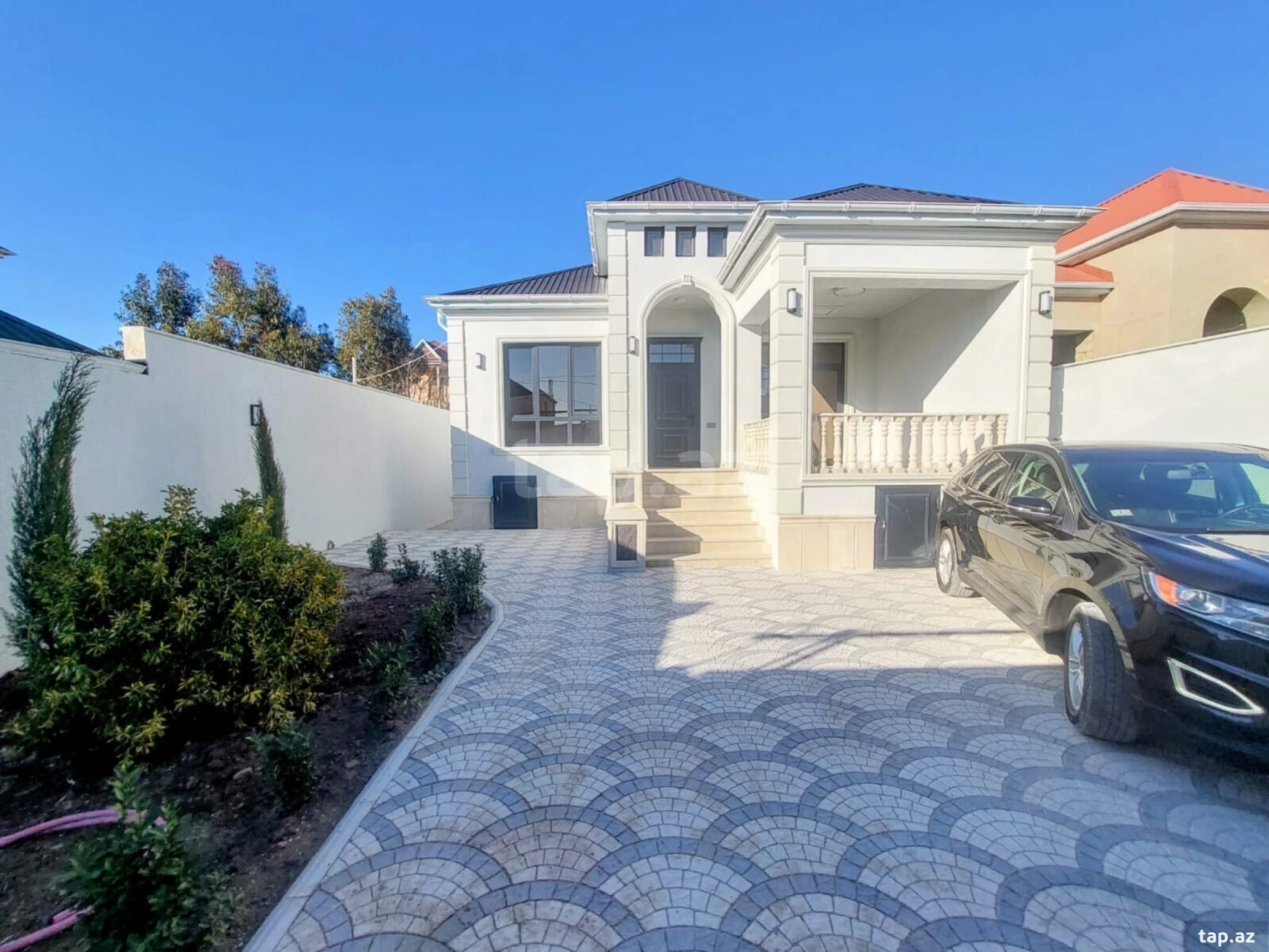 Satılır 4 otaqlı həyət evi