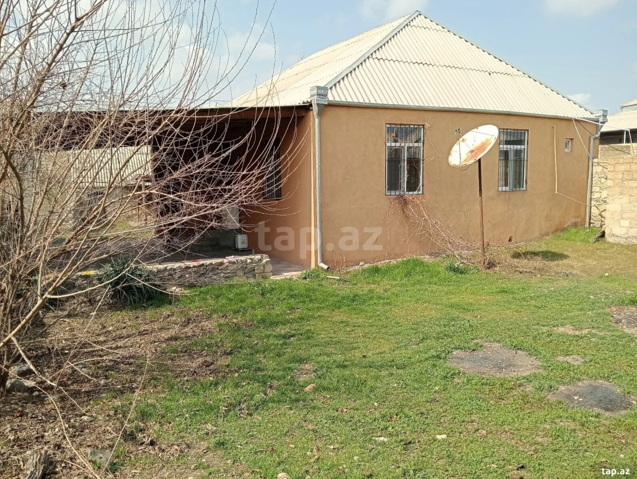 Satılır 3 otaqlı həyət evi