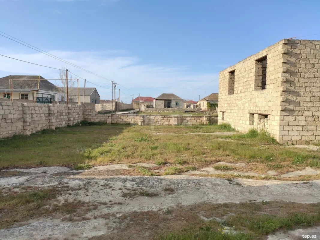 Satılır 3 otaqlı həyət evi