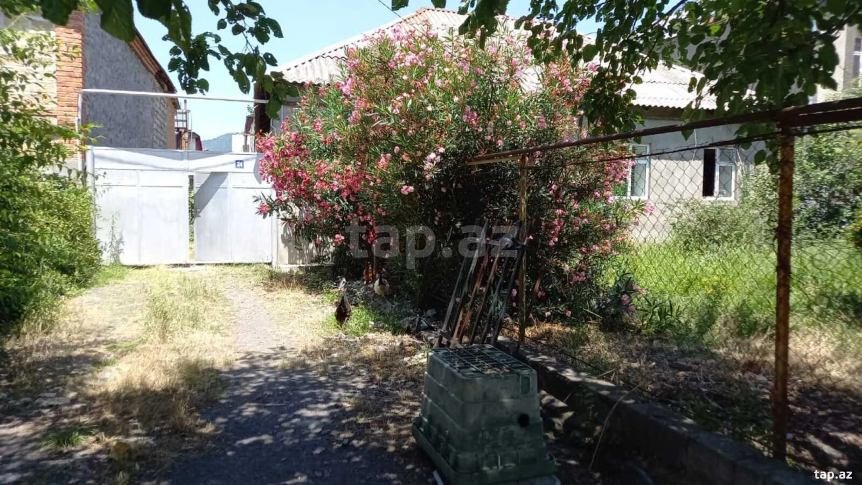 Satılır 4 otaqlı həyət evi