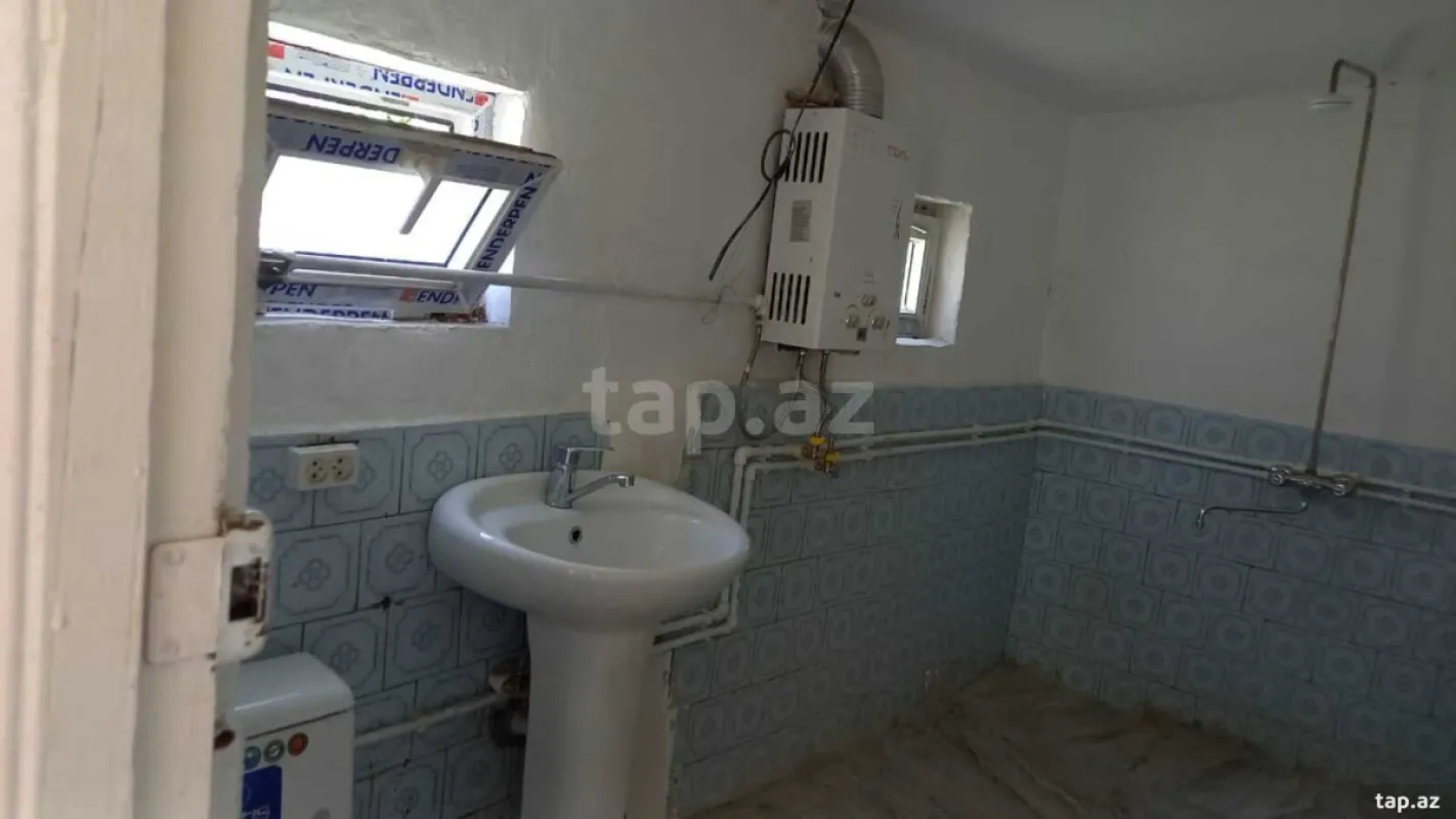 Satılır 4 otaqlı həyət evi