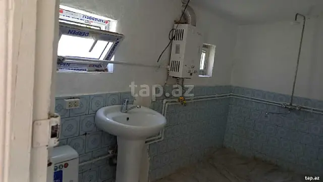 Satılır 4 otaqlı həyət evi