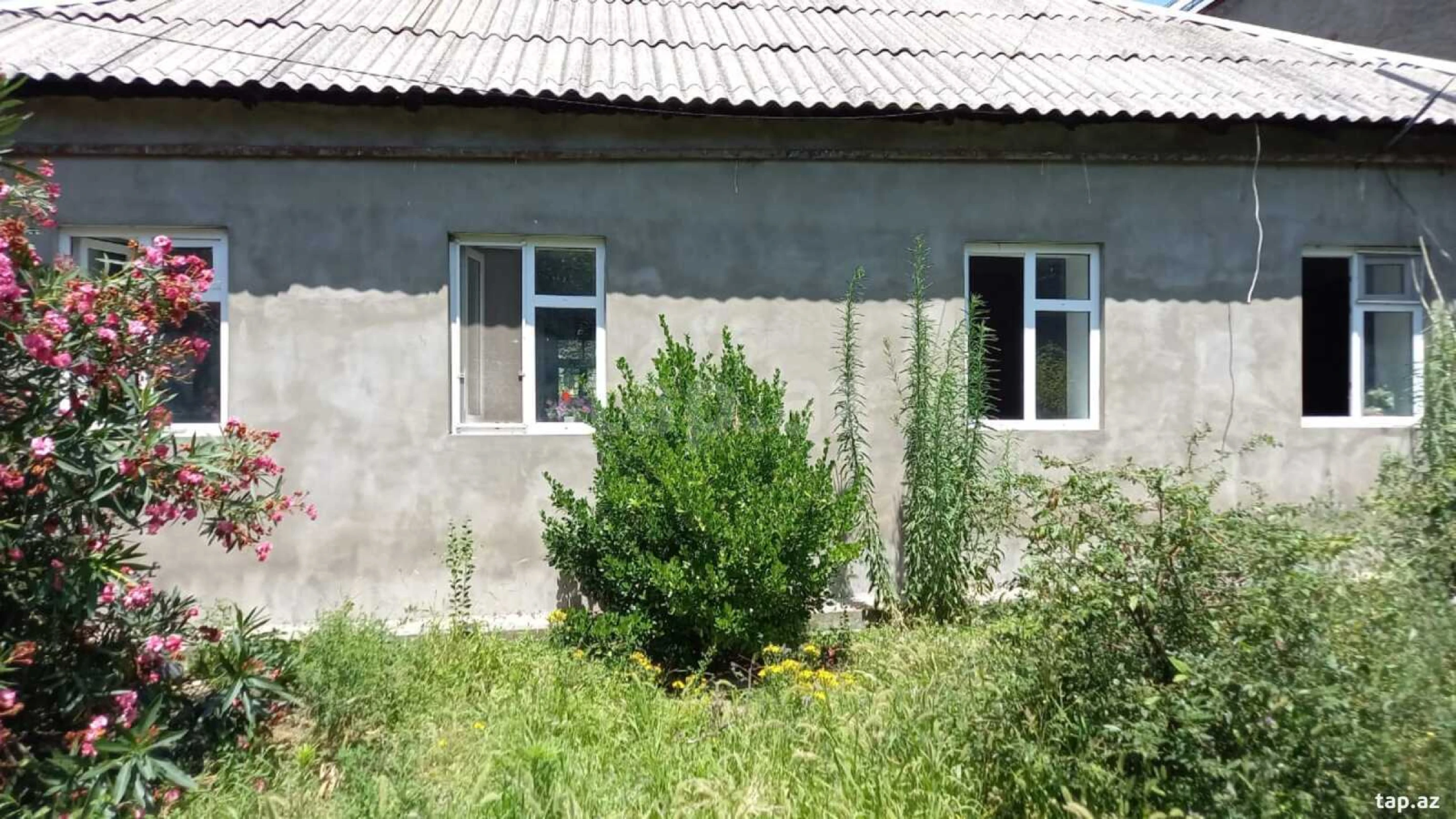 Satılır 4 otaqlı həyət evi