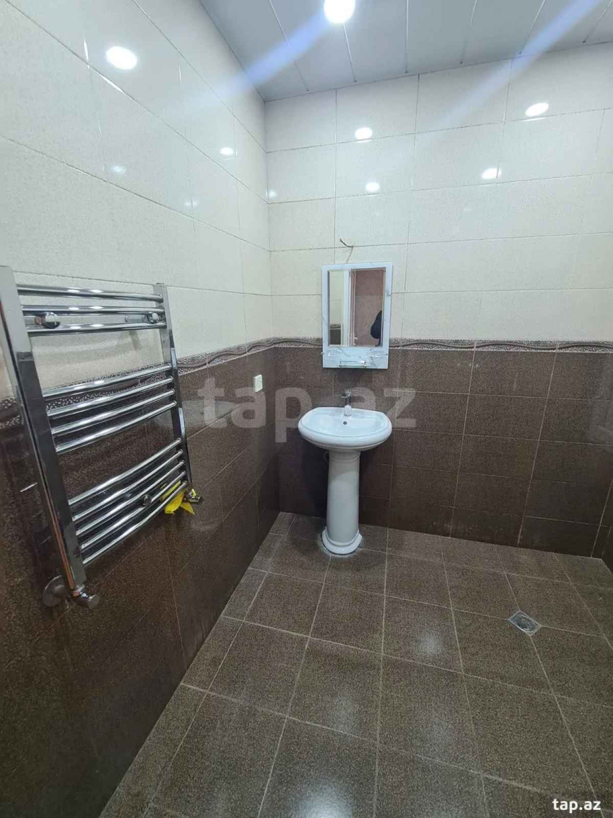 Kirayə verilir 2 otaqlı yeni tikili 90 m²