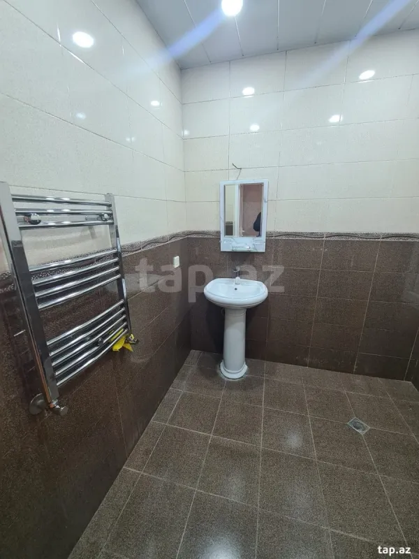 Kirayə verilir 2 otaqlı yeni tikili 90 m²