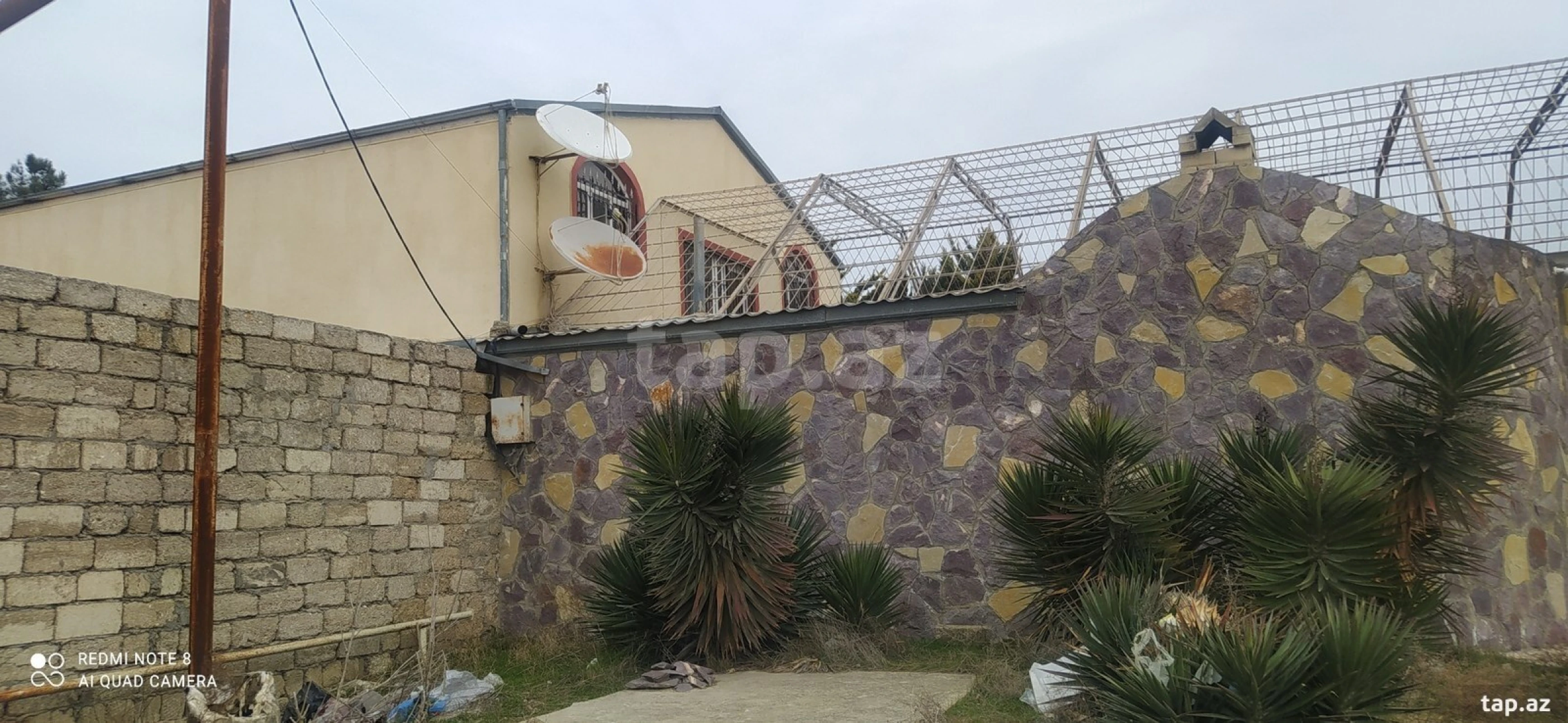 Satılır 5 otaqlı həyət evi