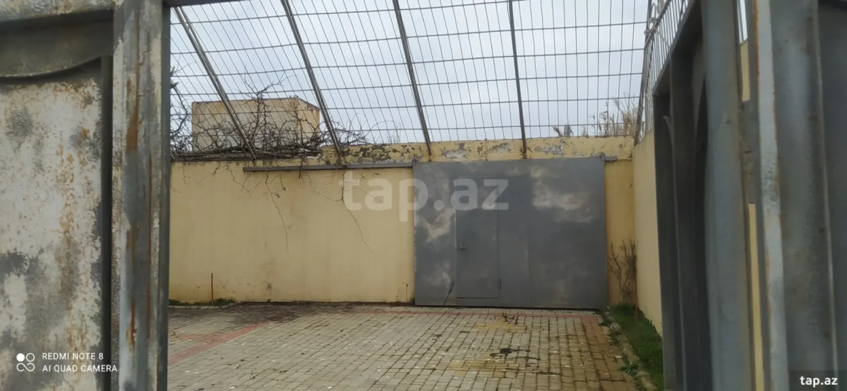 Satılır 5 otaqlı həyət evi