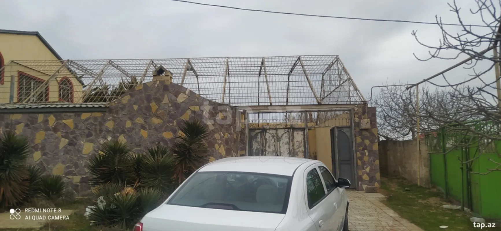 Satılır 5 otaqlı həyət evi