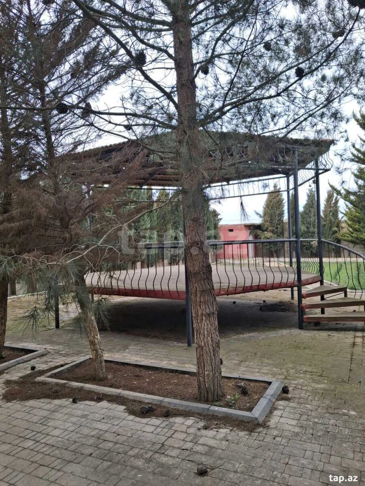 Satılır 5 otaqlı həyət evi