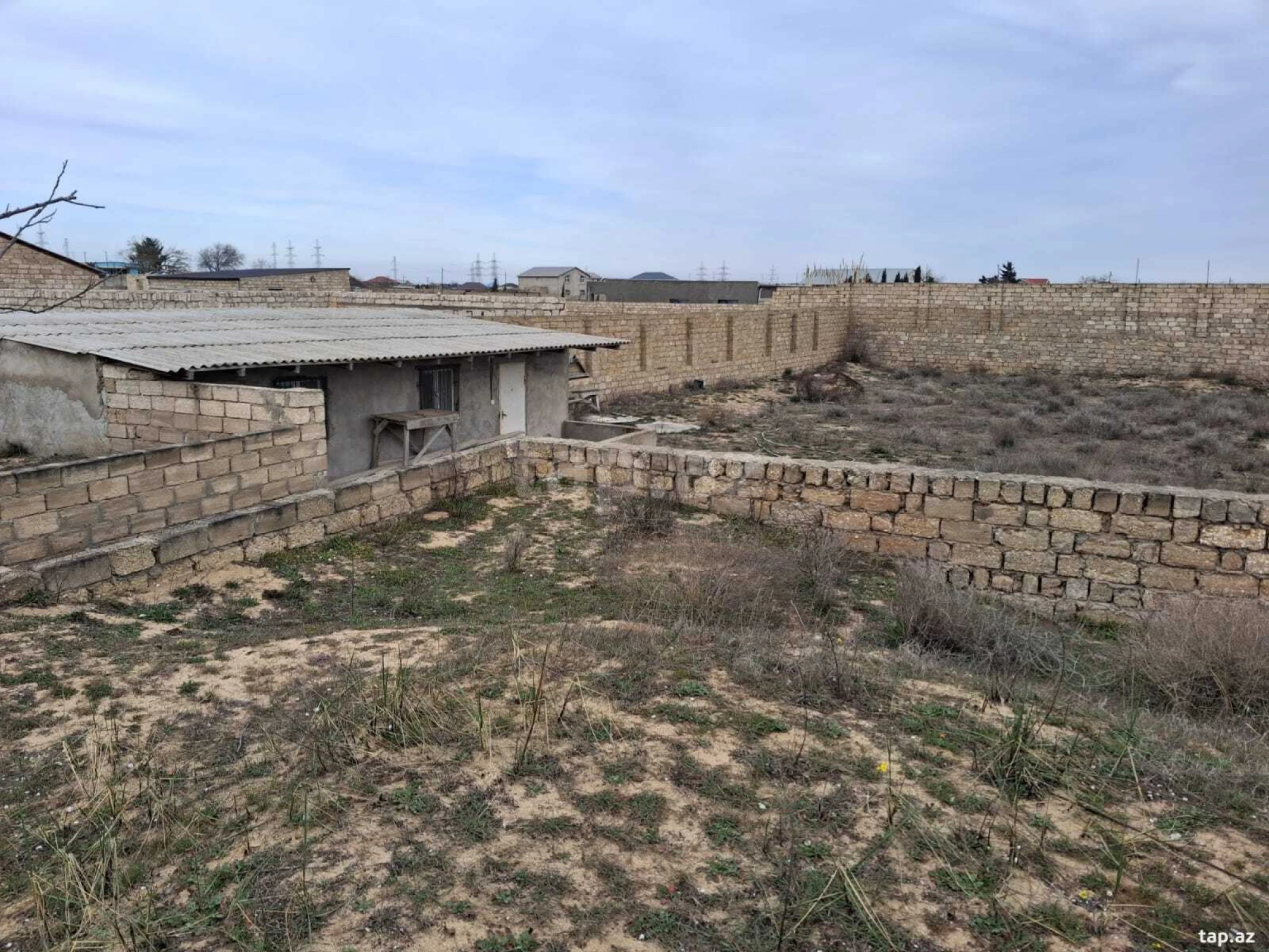 Satılır 5 otaqlı həyət evi