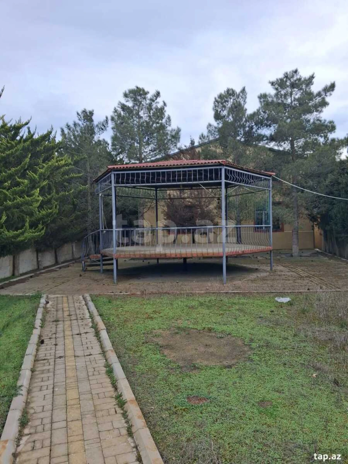 Satılır 5 otaqlı həyət evi